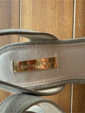Like New Louise et Cie Light Gray Suede Slide Sandals with Gold Plaque